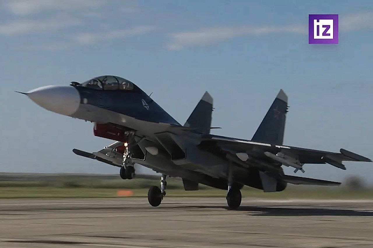 Истребители над Крымом тестируют новые дальнобойные ракеты "воздух-воздух" перед появлением F-16 в небе Украины