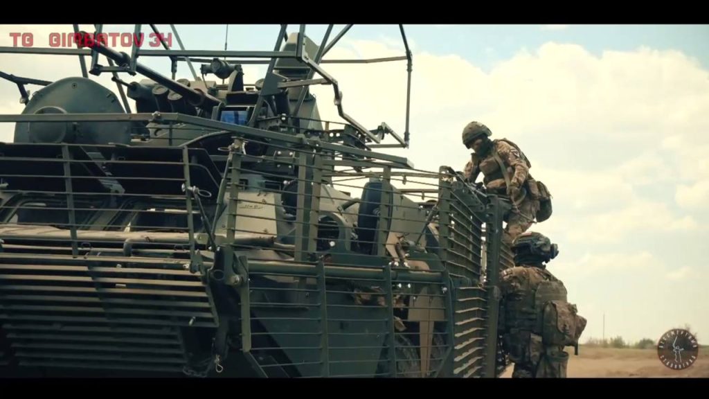 Бронетранспортёры БТР-82А штурмового отряда «Бессмертный Сталинград» на 244-ом общевойсковом полигоне «Прудбой» Южного военного округа