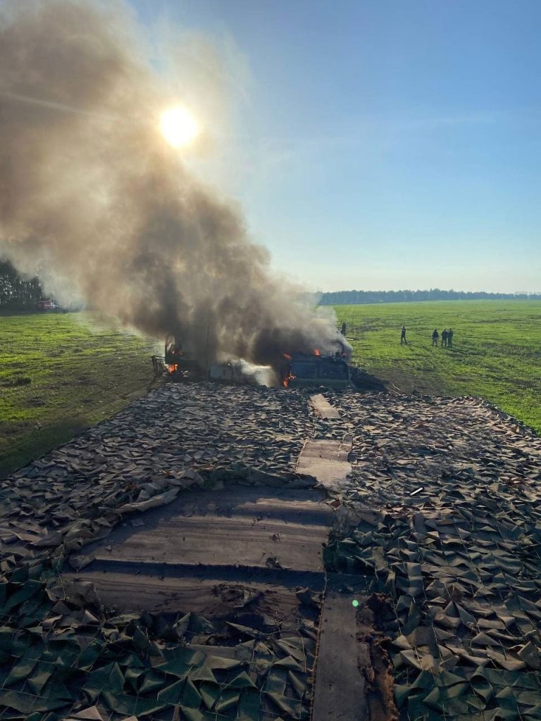 Противник опубликовал слитые фото очередной пораженной позиции ЗРС С-400, на этот раз в Белгородской области