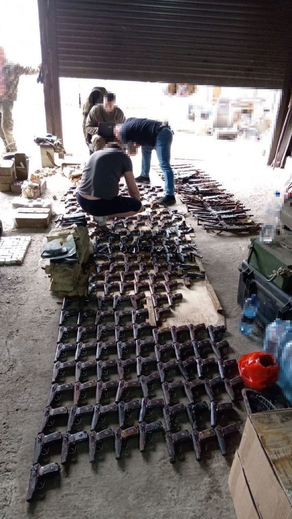 Силовики обнаружили схрон с боеприпасами в Артемовском районе ДНР, сообщили в региональном УФСБ