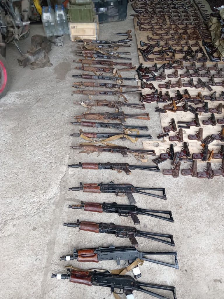 Силовики обнаружили схрон с боеприпасами в Артемовском районе ДНР, сообщили в региональном УФСБ