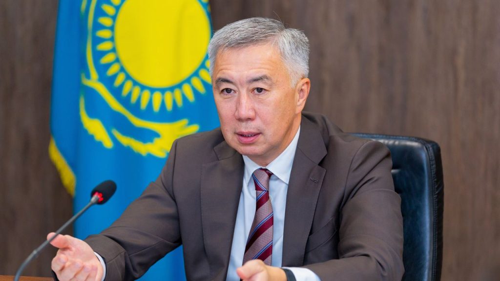 Казахстан не поддерживает санкции Запада против России, но будет их соблюдать – вице-премьер Серик Жумангарин