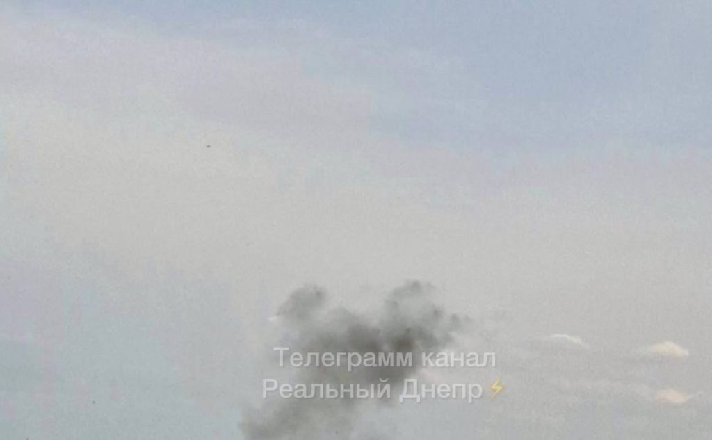 Сообщают о ракетных ударах по военной инфраструктуре в Днепропетровске