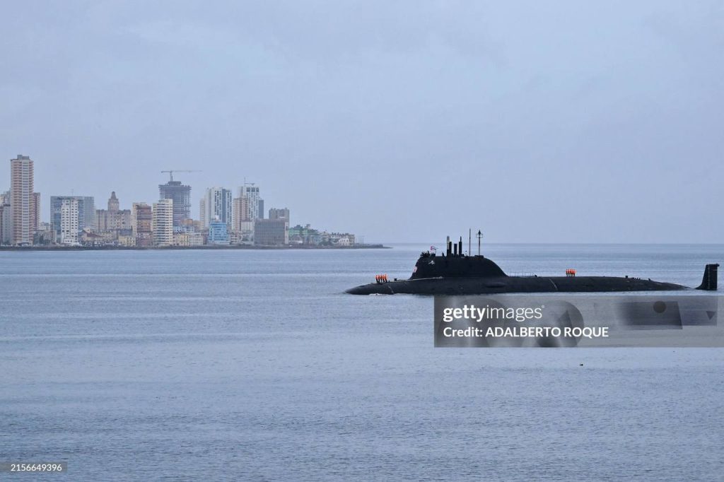 Ещё кадры с атомным подводным крейсером К-561 «Казань» - головным кораблем модернизированного проекта 08851 (885М, шифр «Ясень-М») в порту Гаваны