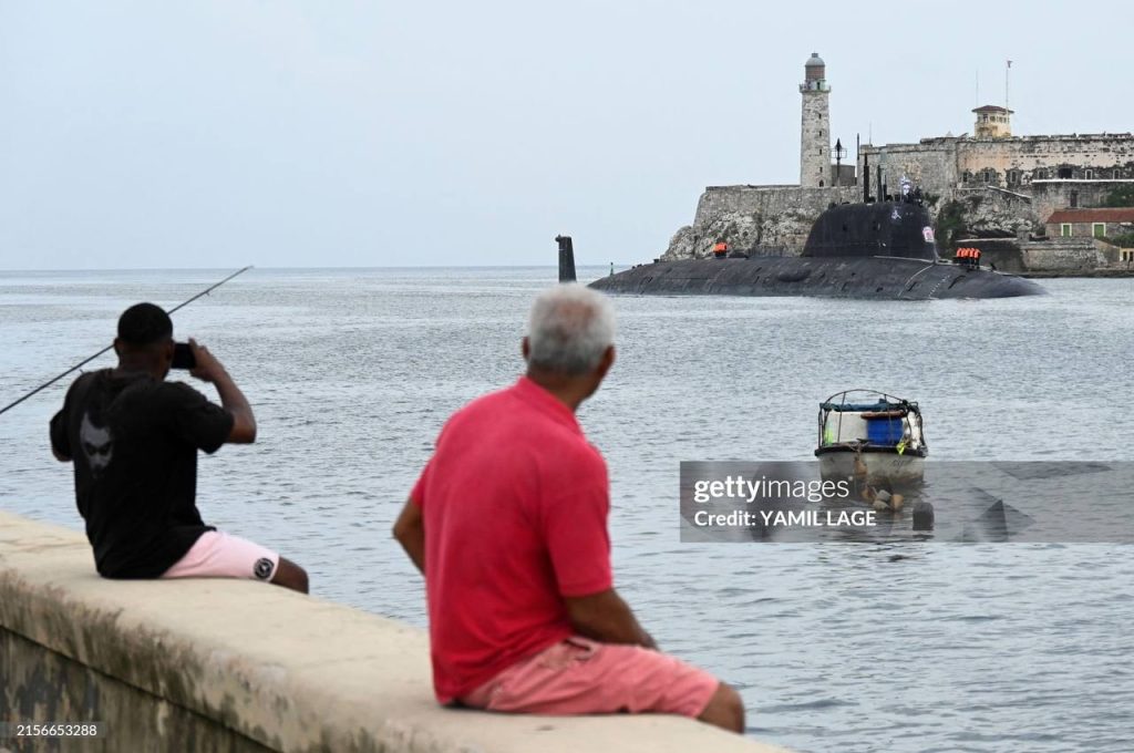 Ещё кадры с атомным подводным крейсером К-561 «Казань» - головным кораблем модернизированного проекта 08851 (885М, шифр «Ясень-М») в порту Гаваны