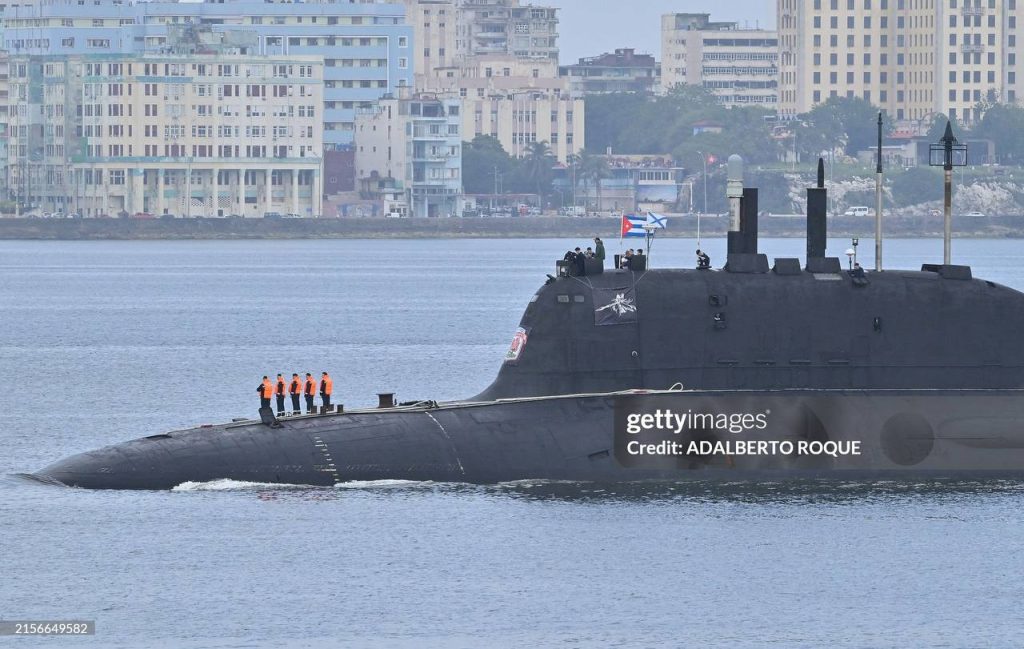 Ещё кадры с атомным подводным крейсером К-561 «Казань» - головным кораблем модернизированного проекта 08851 (885М, шифр «Ясень-М») в порту Гаваны