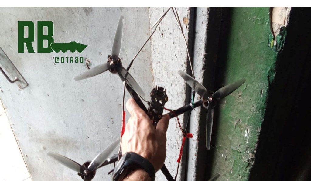 Парни из подразделения РЭБ группировки "Центр" посадили "птичек" на место