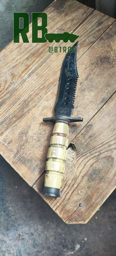 Бойцы группировки "Центр" затрофеили целый ящик немецких "лимонок" и не только