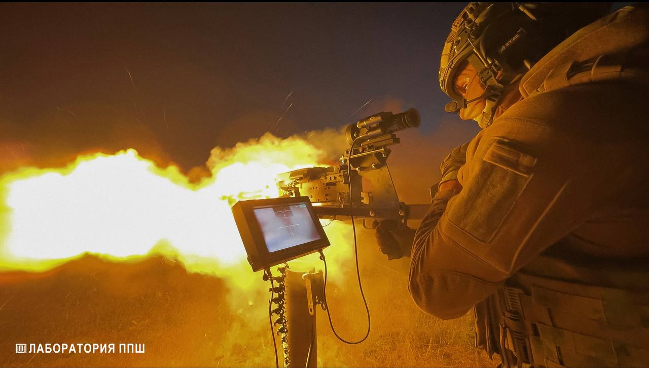 Турель "Кречет" для 12,7-мм пулеметов с тепловизионным прицелом от Лаборатории ППШ, предназначенная для борьбы с безэкипажными катерами противника