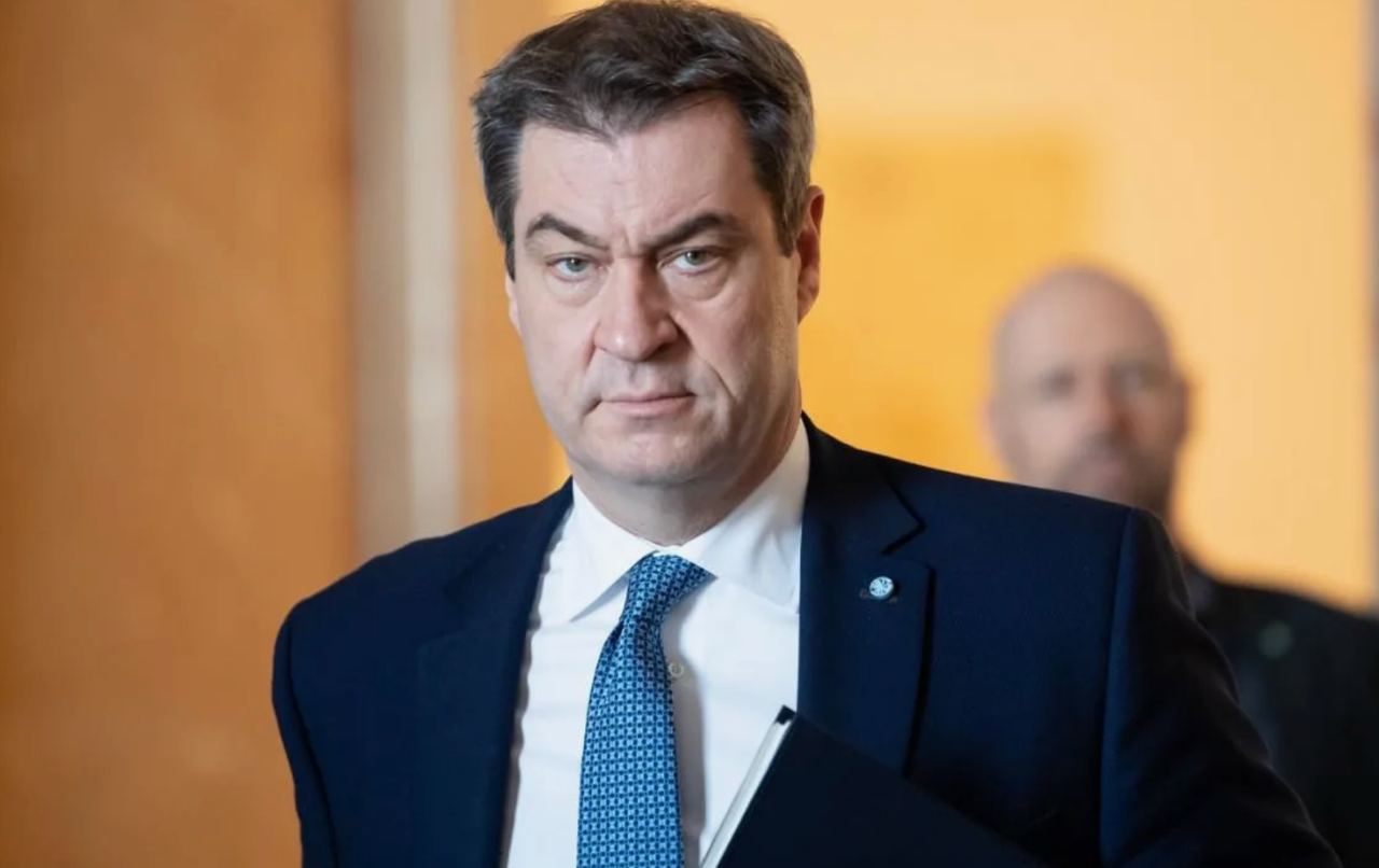 Премьер Баварии Зёдер призвал правительство Германии распустить парламент