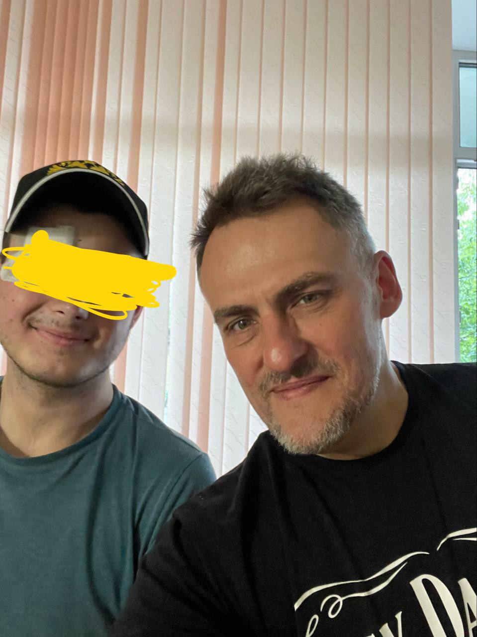 Пока одни американцы накладывают санкции на Мосбиржу, другие служат в ВС РФ