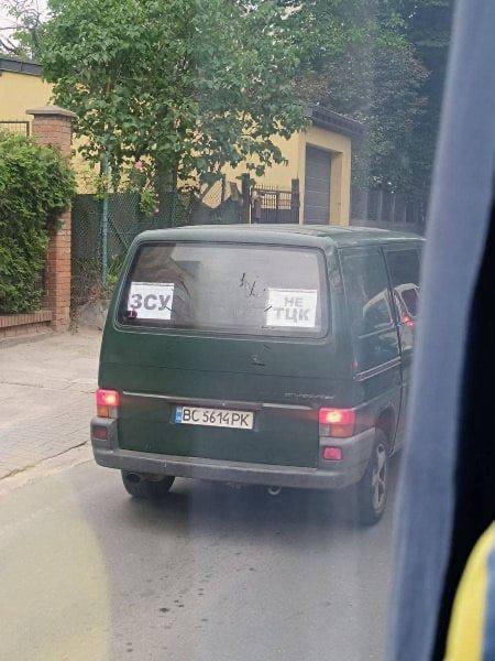 Партизаны массово жгут машины ТЦК и ВСУ в городах Украины