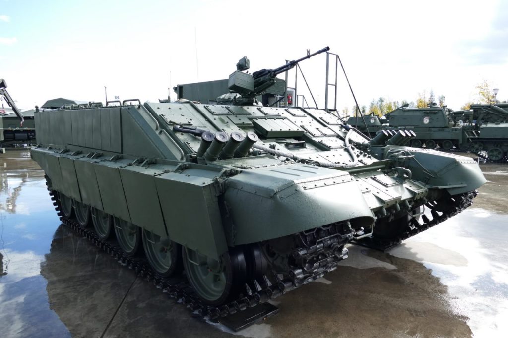 Новый БТР на базе Т-72