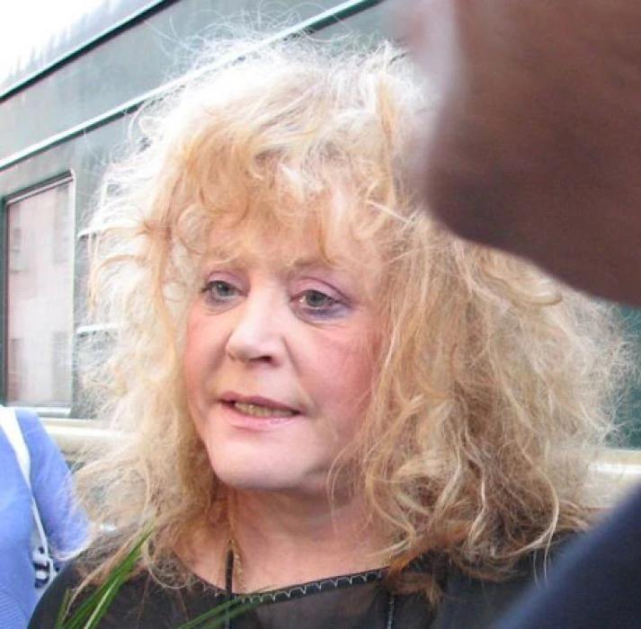 Певица Алла Пугачева во вторник отреагировала на ракетный удар по Киеву