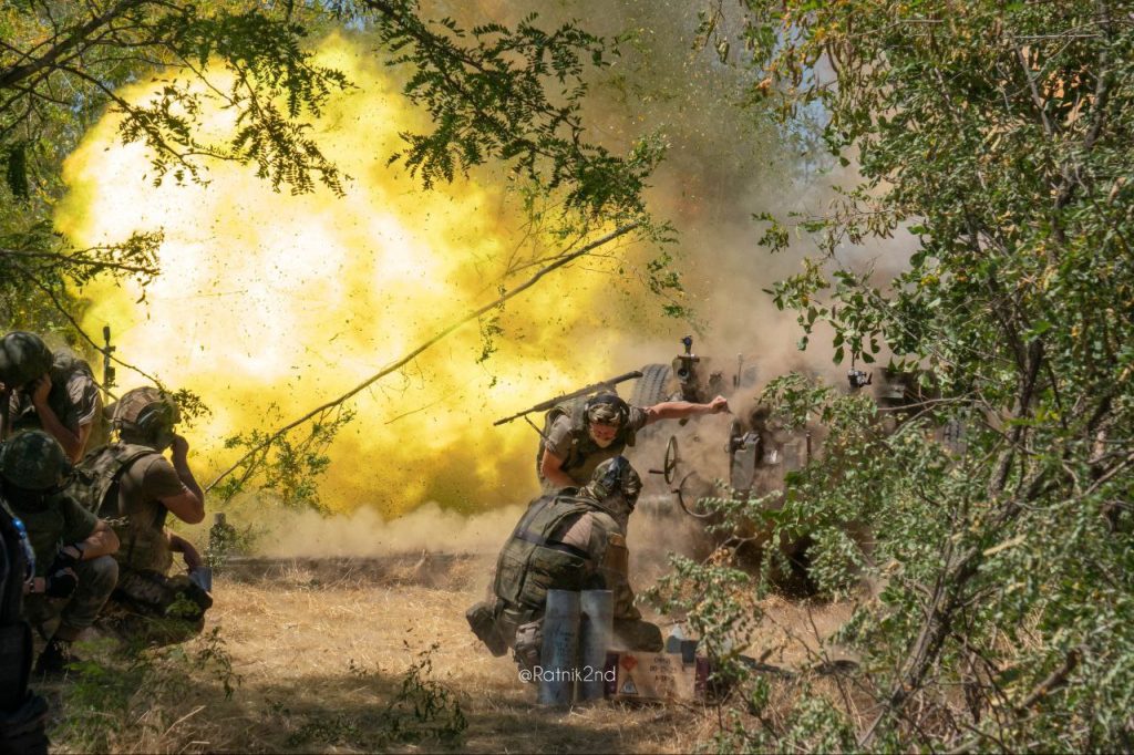 В тени, в Херсонской области +42 - +44 градуса, но боевую работу никто не отменял