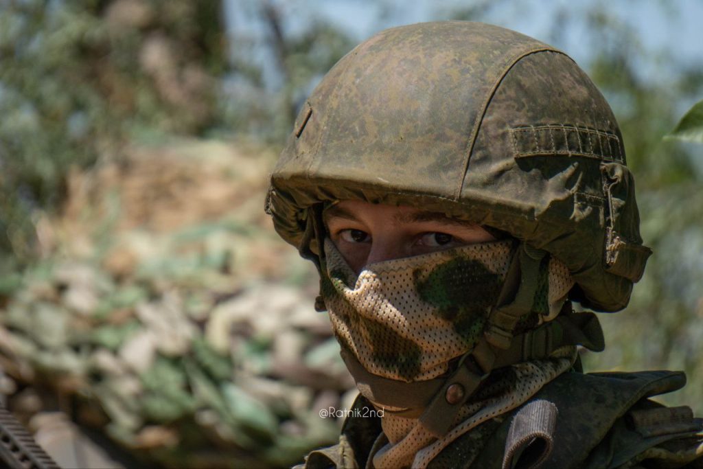 В тени, в Херсонской области +42 - +44 градуса, но боевую работу никто не отменял