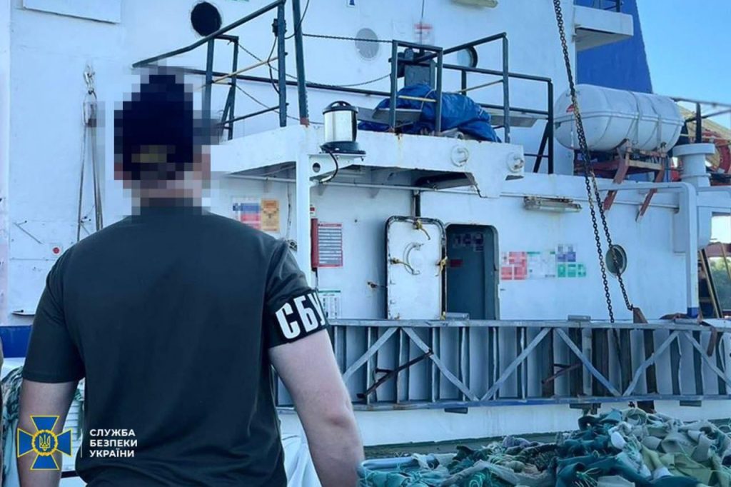 Украина арестовала грузовое судно, перевозившее зерно из Крыма