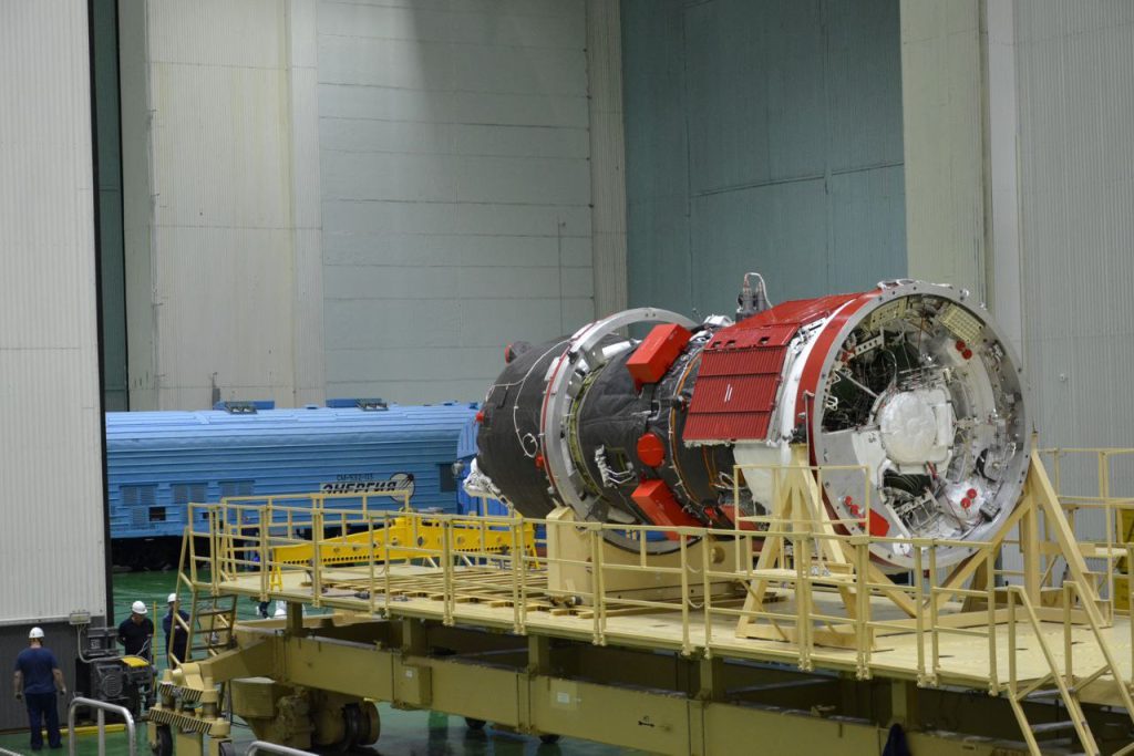 На космодроме Байконур завершились вакуумные испытания космического корабля "Прогресс МС-28"