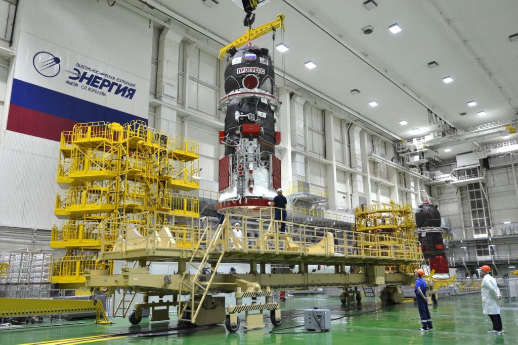 На космодроме Байконур завершились вакуумные испытания космического корабля "Прогресс МС-28"
