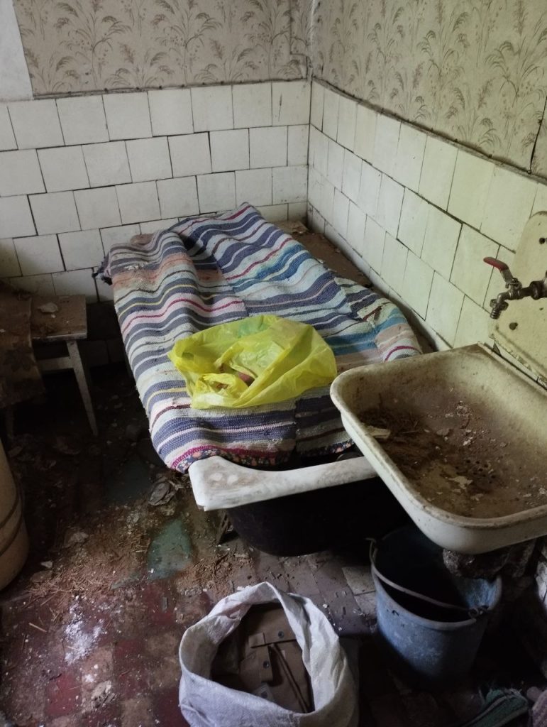 ФСБ обнаружила тайник с иностранным оружием в ДНР