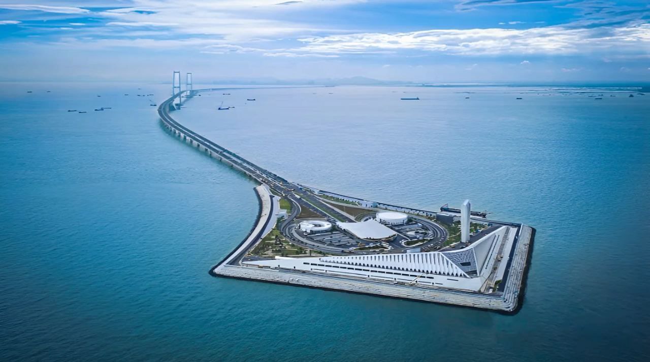 В Китае открылось 24-километровое морское шоссе, которое побило 10 мировых рекордов, — New Atlas