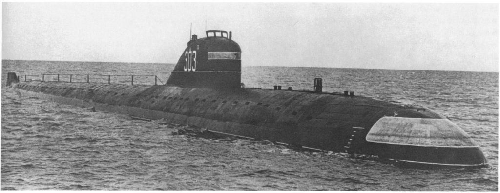 4 июля 1958 года на акватории «Севмаша» в Северодвинске начались ходовые испытания первой отечественной атомной лодки «К-3»