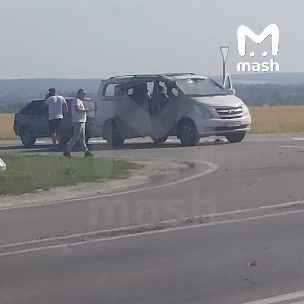 ВСУ атаковали FPV-дронами гражданский автомобиль в Борисовке Белгородской области около 15 минут назад
