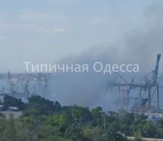 "Искандеры" поразили объекты врага в аэропорту Одессы и в порту Ильичевска (Черноморска)