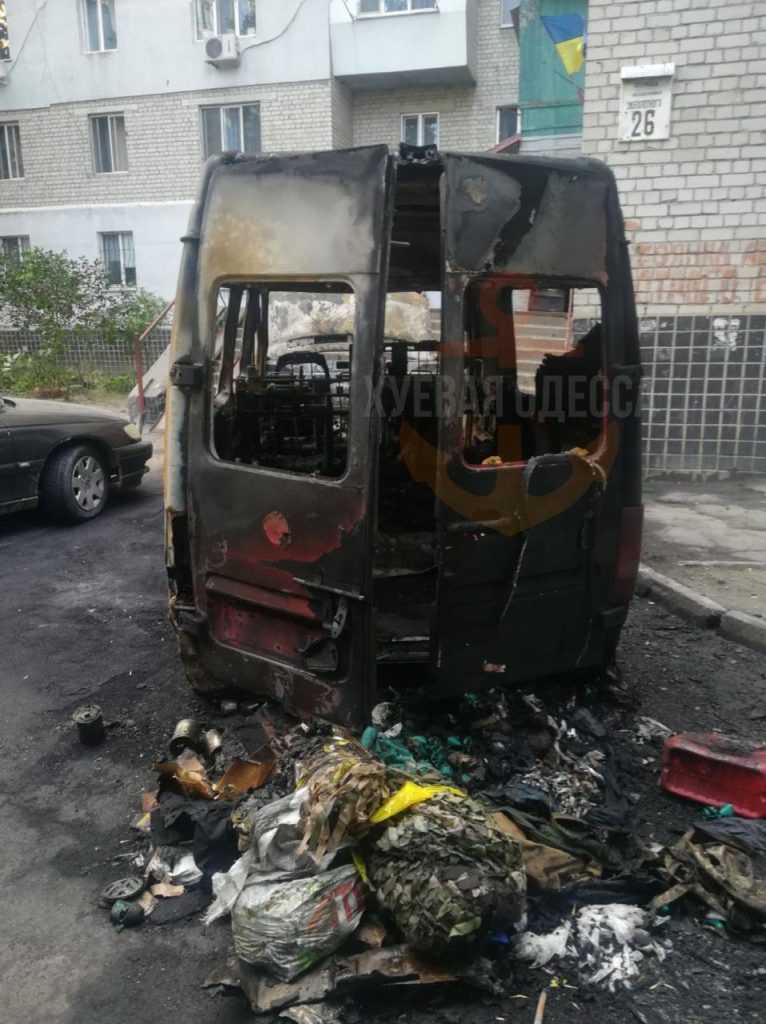 А в Одессе потихоньку партизанят