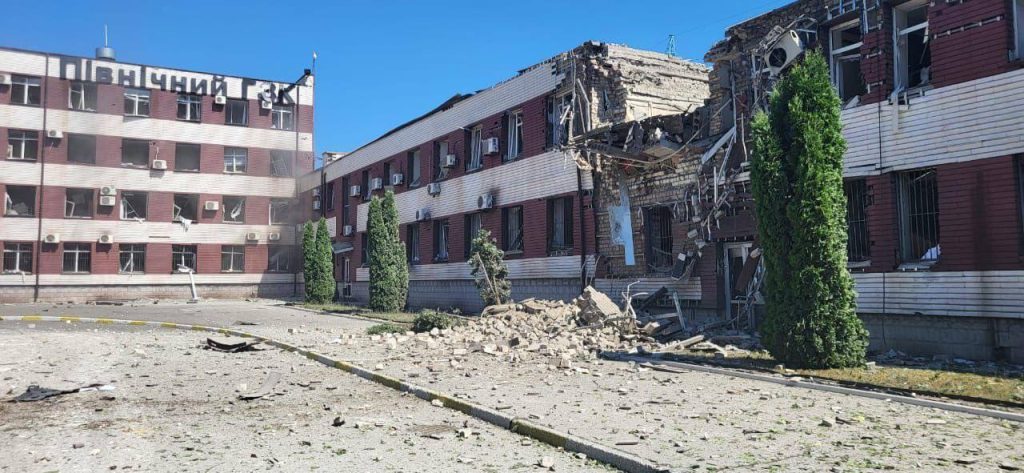 Прилет по Кривому Рогу, ракета попала в админздание Северного ГОКа (Метинвест)