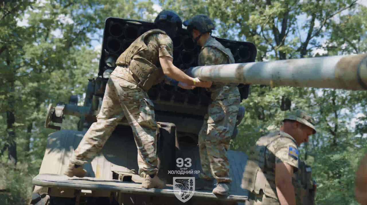 А это северокорейские 122-мм ракеты R-122 уже на вооружении ВСУ