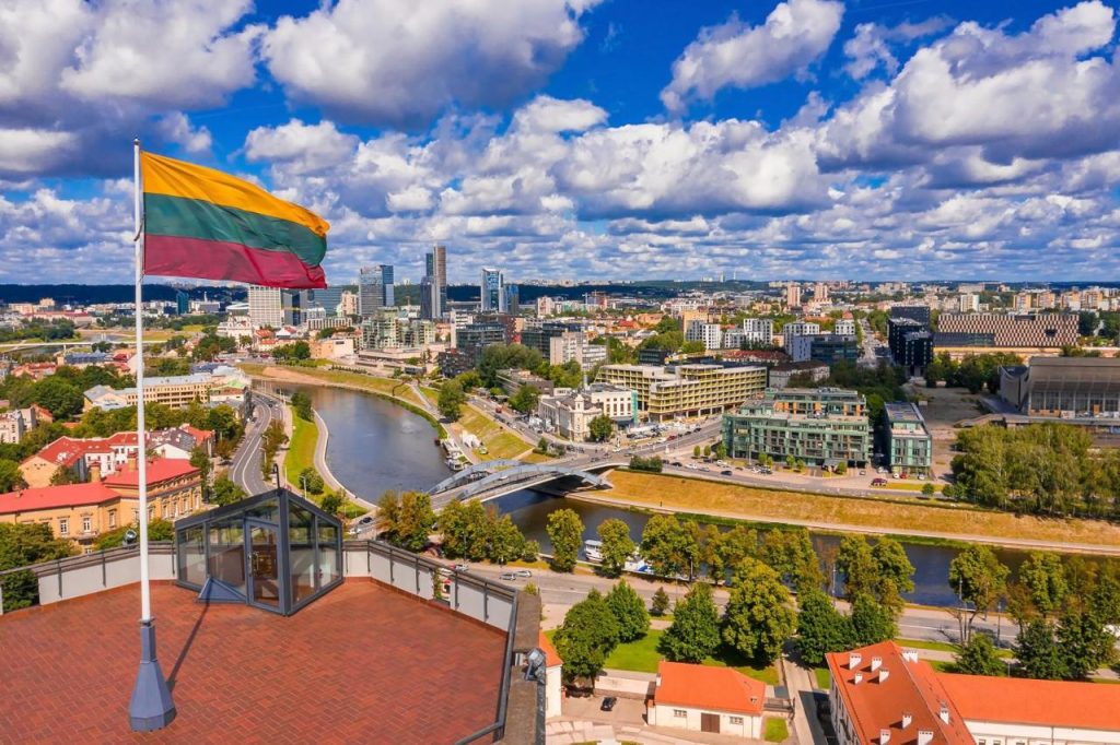Срок бесплатного проживания украинских беженцев хотят ограничить в Литве