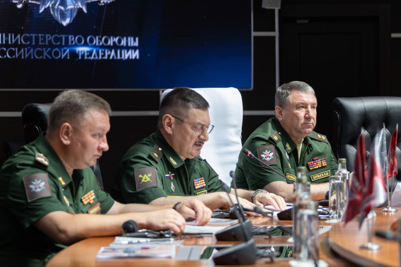 Замминистра обороны РФ генерал-лейтенант Андрей Булыга провел переговоры с китайским коллегой генерал-майором Чжаном Фаном