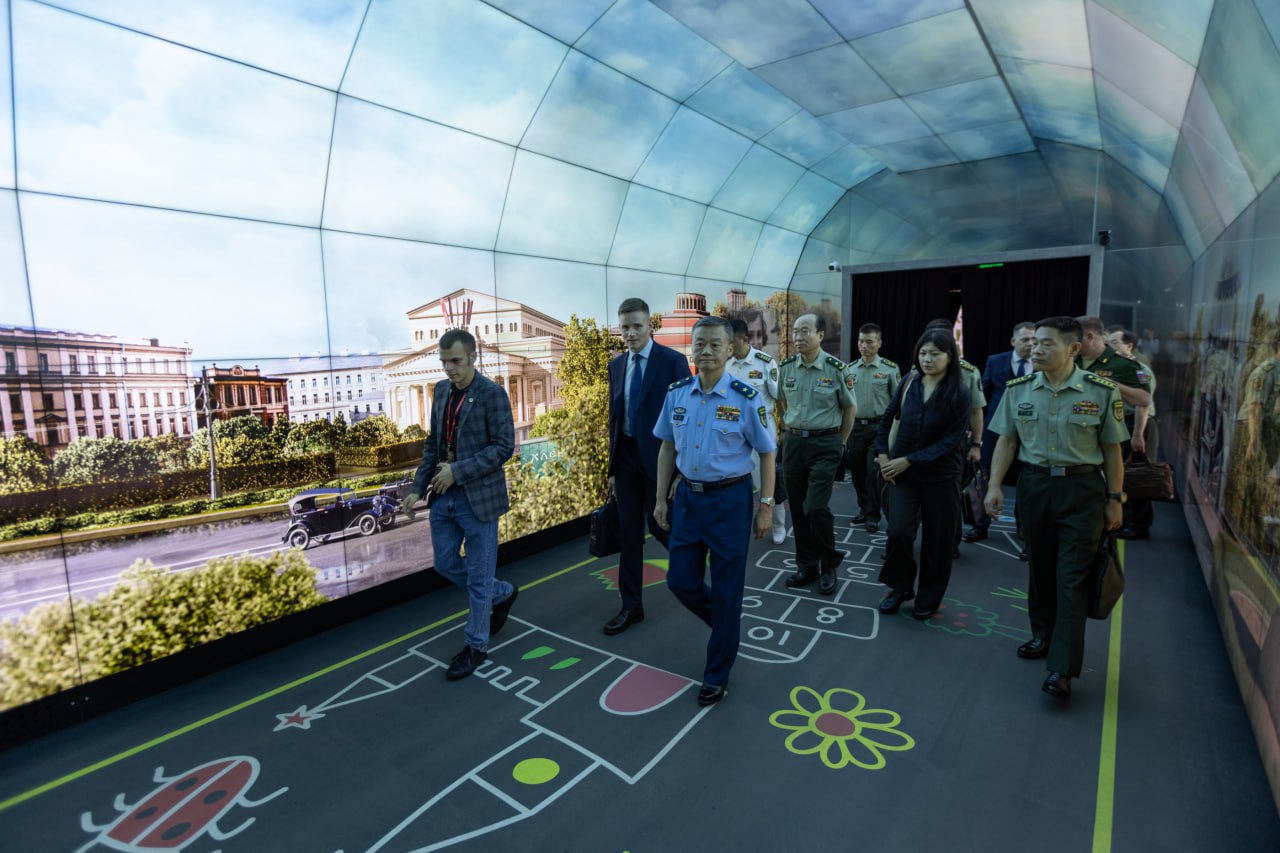 Замминистра обороны РФ генерал-лейтенант Андрей Булыга провел переговоры с китайским коллегой генерал-майором Чжаном Фаном