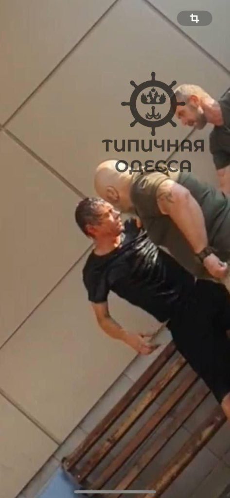 ТЦКшные твари похитили очередного Одессита из СОБСТВЕННОГО ДОМА, отвезли в военкомат, где избили и проломили череп