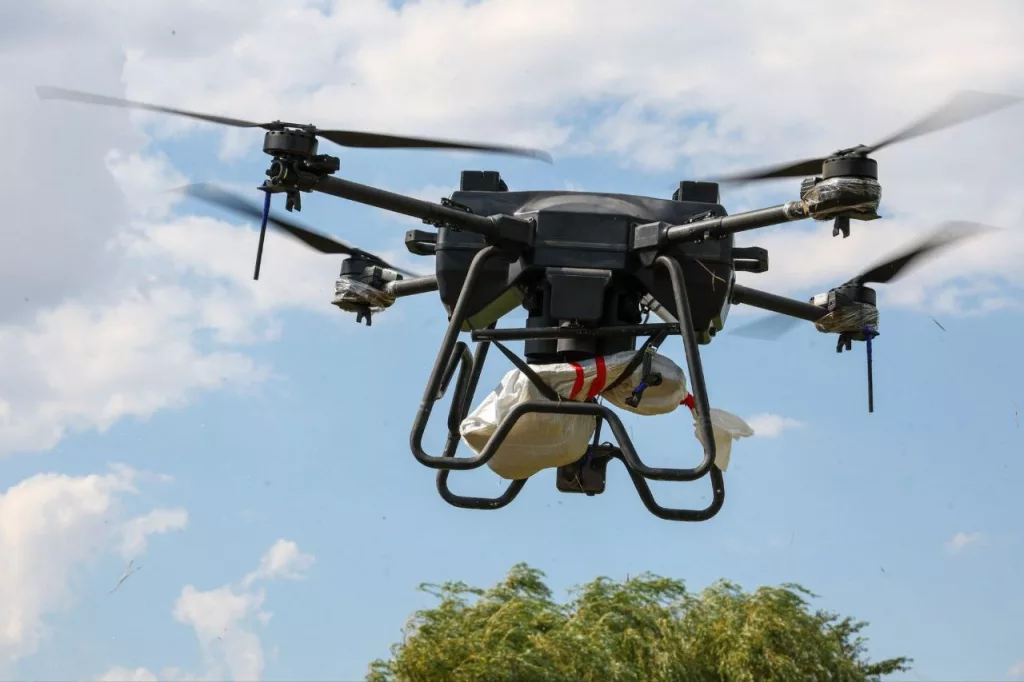 Фото испытаний тяжелых и надводных дронов российскими бойцами в Херсонской области