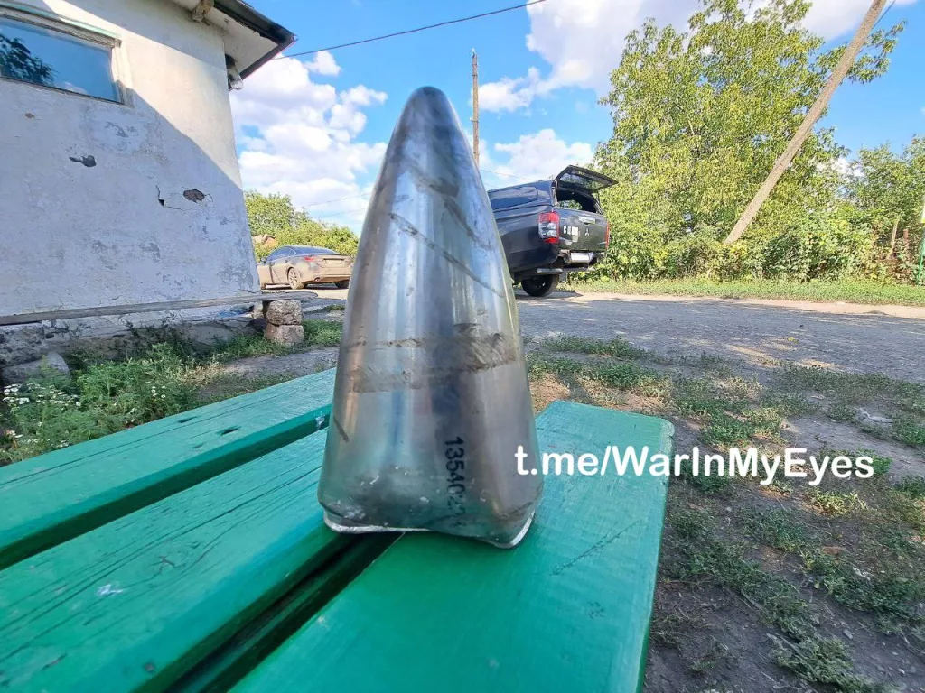 Последствия вчерашнего обстрела Калининского района Горловки из РСЗО “HIMARS”, ранения различной степени тяжести получили 15 человек