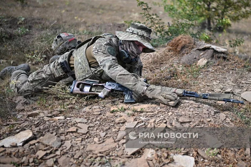 Снайперы добровольческого отряда специального назначения «Рысь» действующего в составе группировки войск «Юг»