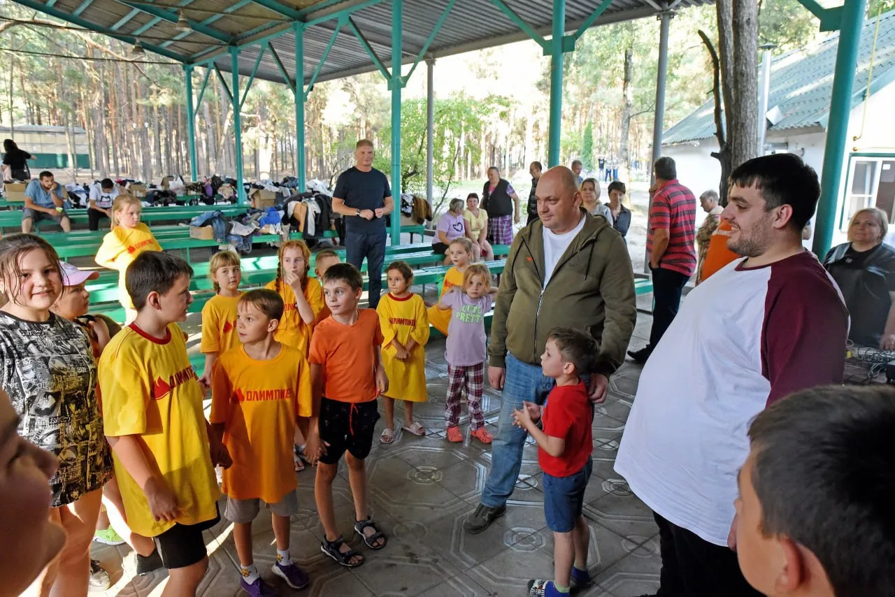 Вся Россия с Курском: Свыше 121.000 человек вывезены из девяти приграничных районов области - МЧС