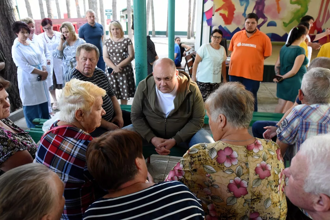 Вся Россия с Курском: Свыше 121.000 человек вывезены из девяти приграничных районов области - МЧС