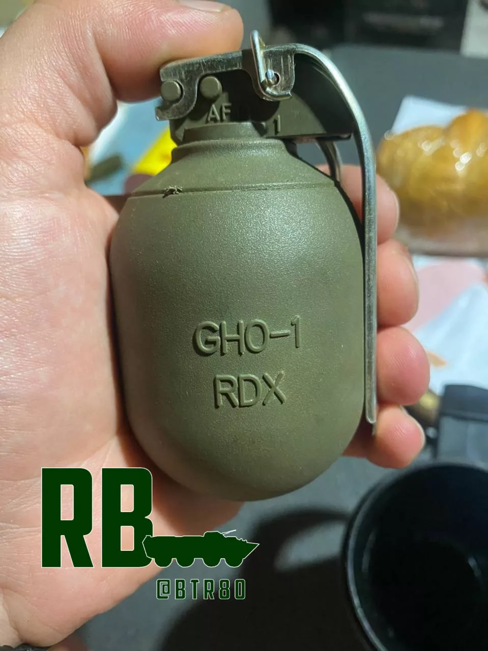 Трофеи разведчиков группировки «Центр» на захваченных позициях ВСУ: от М16 и гранатометов до приветов с того света