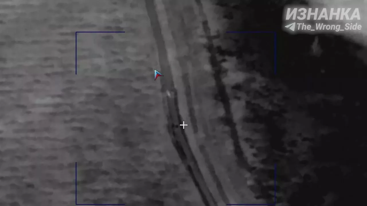 Удары ракет ОТРК "Искандер-М" по месту расположения, предположительно, пусковой установки РСЗО M270 в лесу возле села Садки прямо у границы Сумской и Курской области