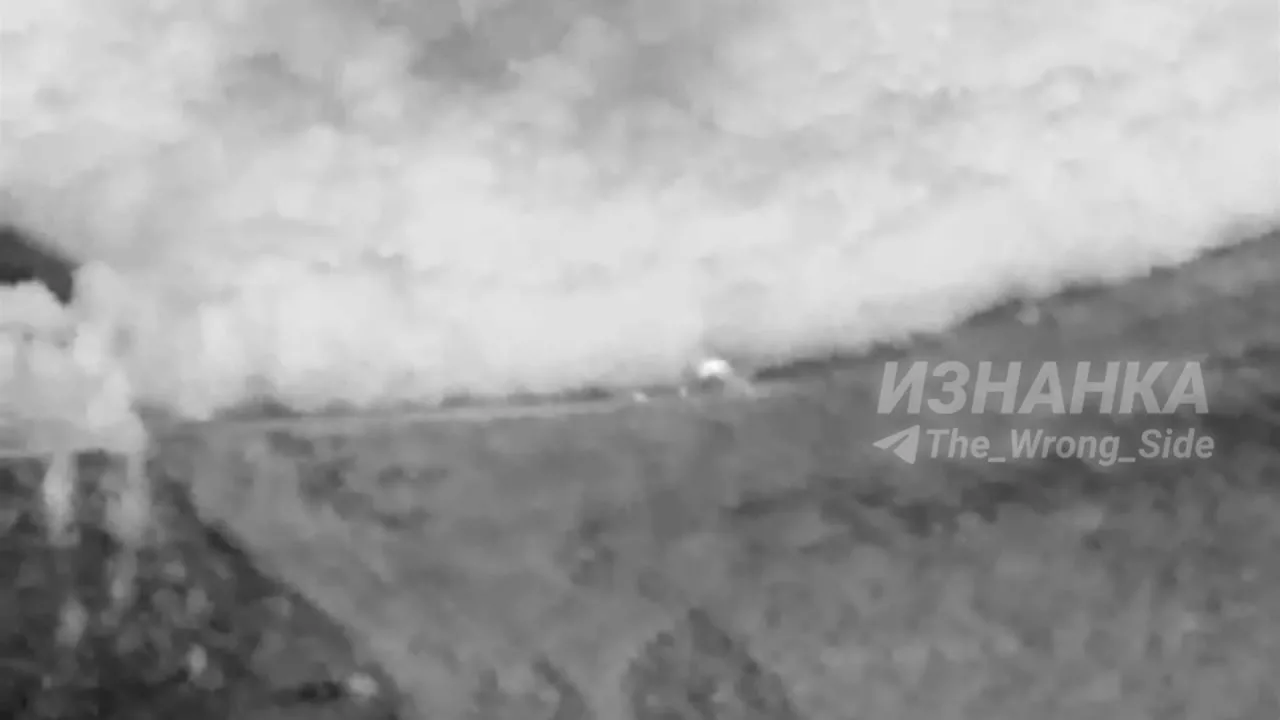 Удары ракет ОТРК "Искандер-М" по месту расположения, предположительно, пусковой установки РСЗО M270 в лесу возле села Садки прямо у границы Сумской и Курской области