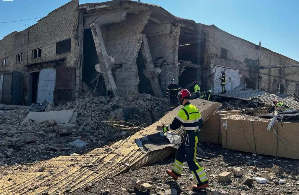 По данным МО РФ ПВО уничтожены один БПЛА над территорией Белгородской обл. и один — над территорией Курской