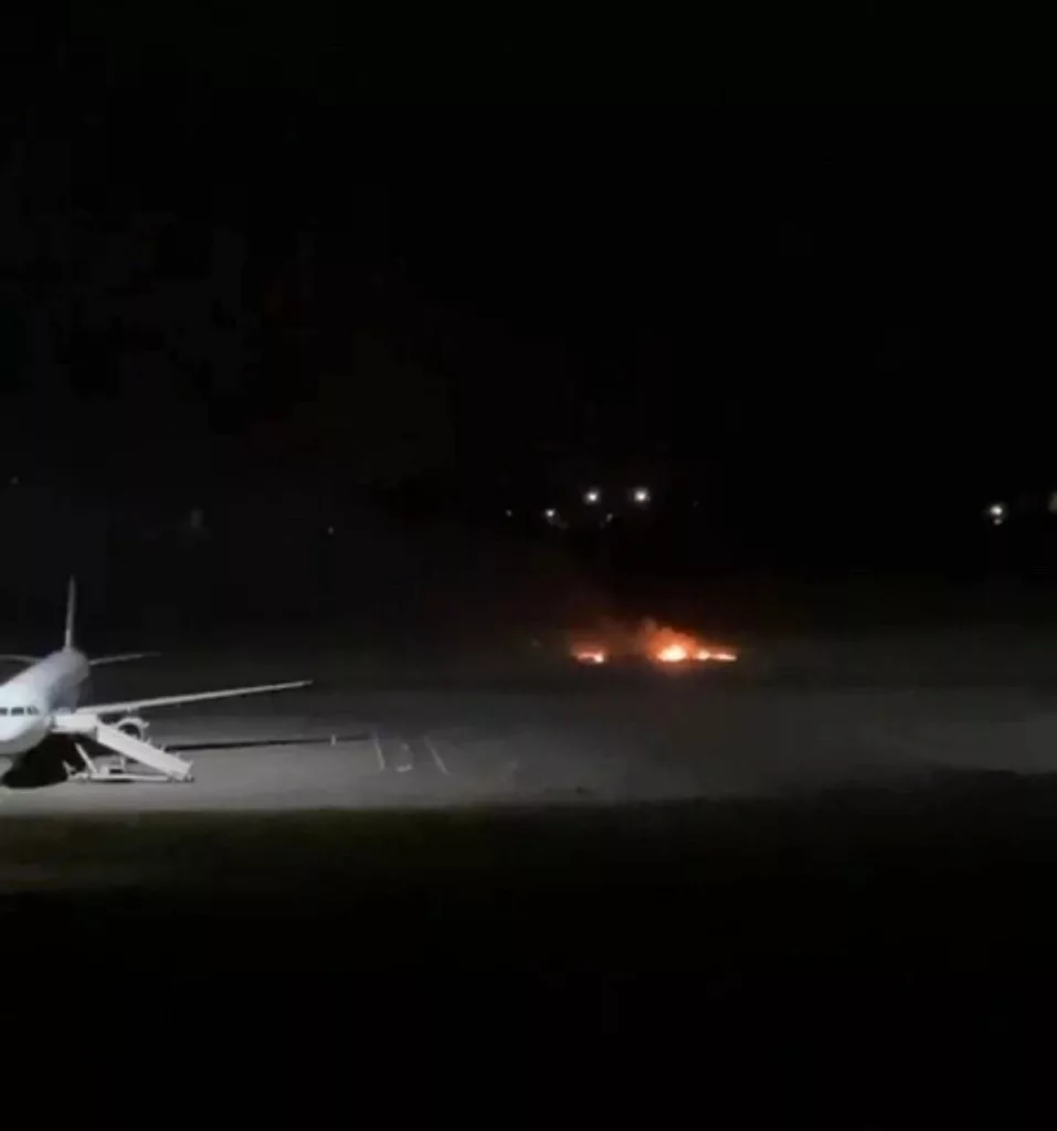 Подмосковье, ночью БПЛА противника догорал на территории аэропорта Жуковский