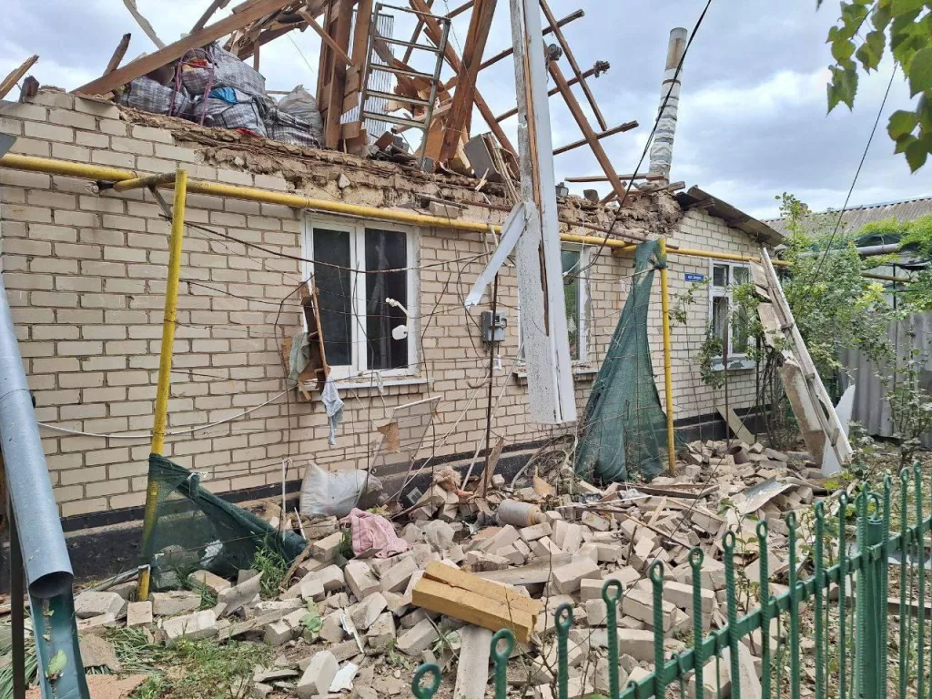 Херсонская область, губернатор: За минувшие сутки боевики преступного киевского режима выпустили по мирным жителям левобережья Херсонской области более 30 артиллерийских снарядов и миномётных мин