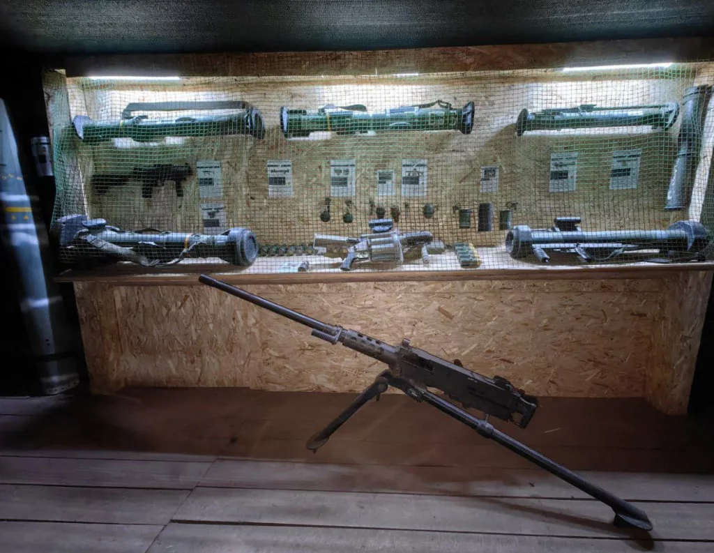 В отличии от первых дней войны, сегодня наши бойцы не удивляются наличию у противника тех или иных образцов западных образцов вооружения и техники