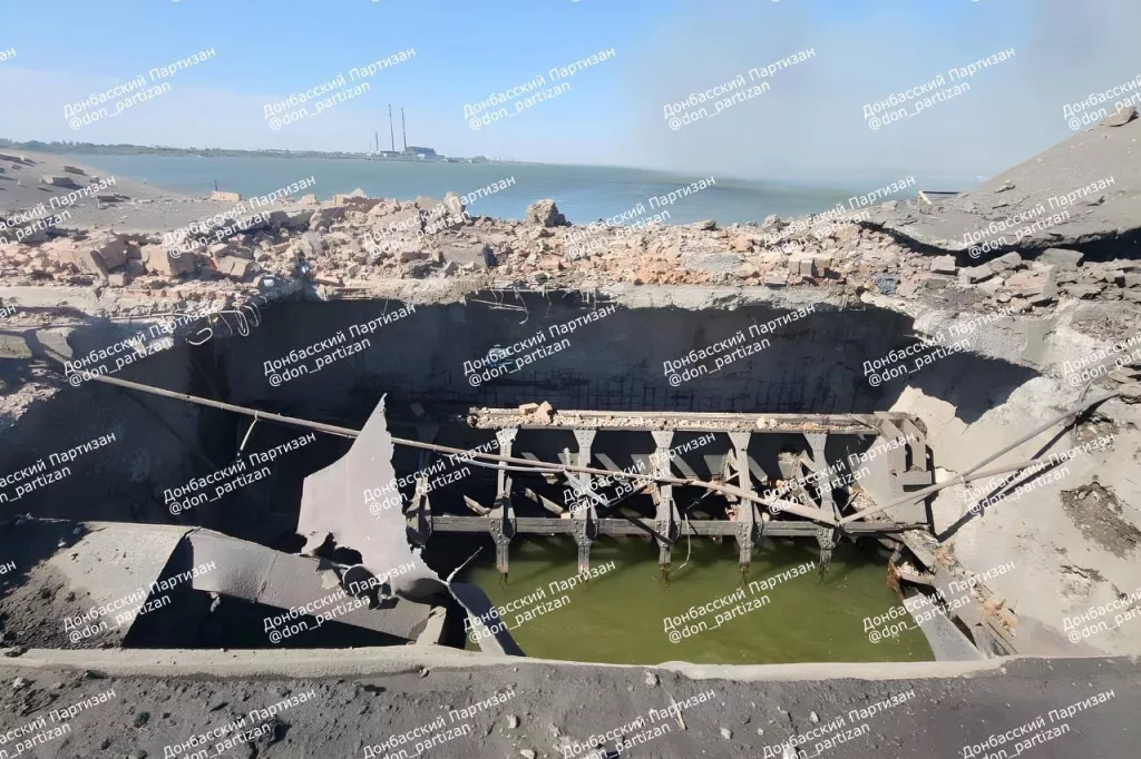 Так сейчас выглядит дамба Кураховского водохранилища