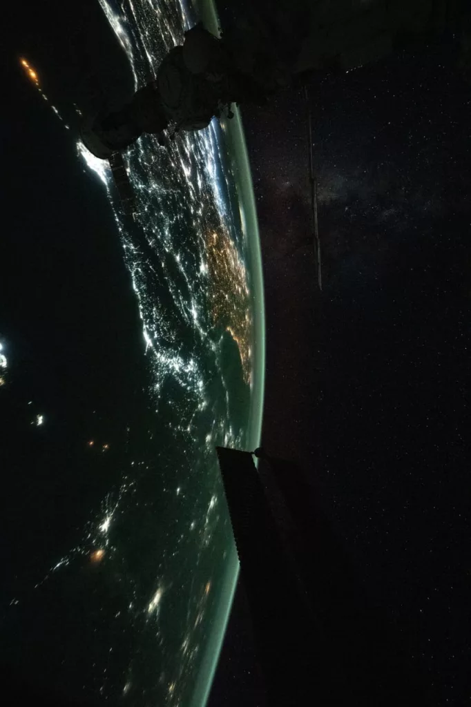 Смотрим свежие кадры с борта Международной Космической Станции за первую половину сентября