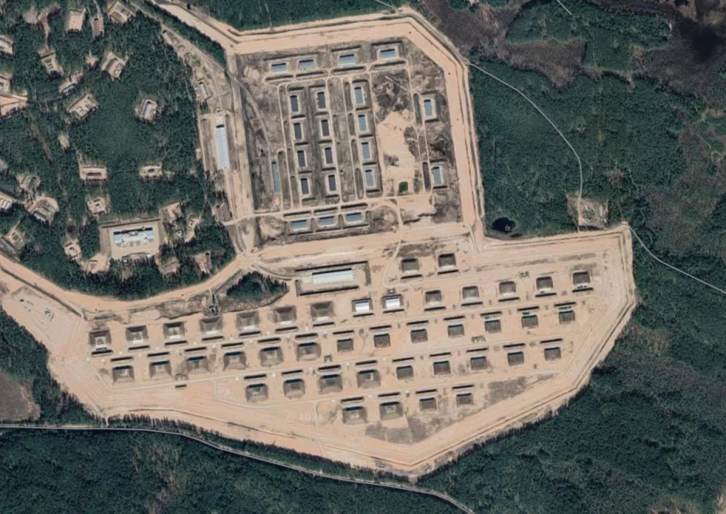 Военный склад со снарядами в нп Торопец Тверской области